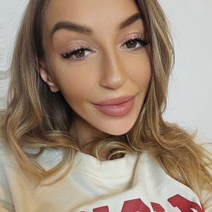 Model - hot 69 milf milf