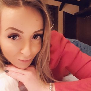 Model - hot 69 milf bigass