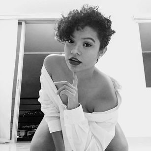 Model - IsaMoore pussy