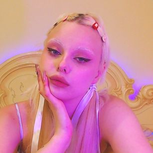 Model - Eva Florense teen