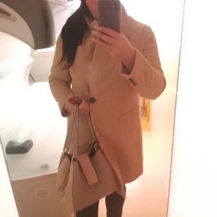 Model - Princess_Tayga pissing