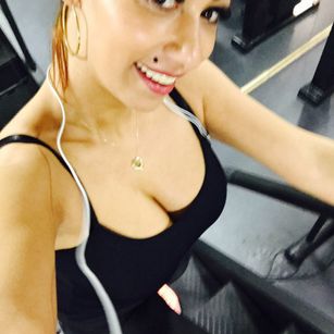 Model - Issadiamond pussy