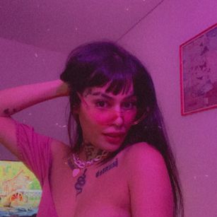 Model - Mary Bailey novinha