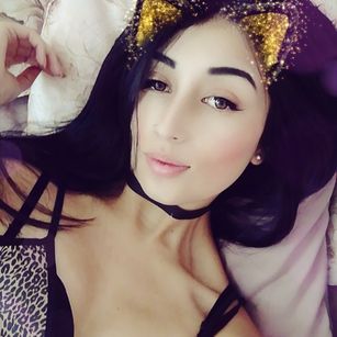 Model - Sweet Jade latina