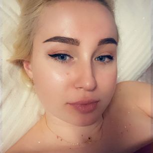 Model - I am Hot Eva smallnipples