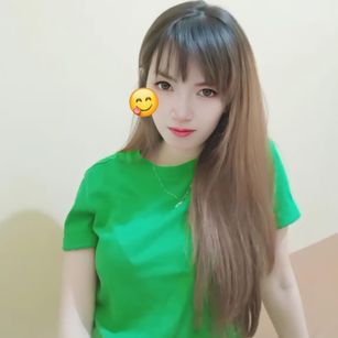 Model - Michelle Xu feet