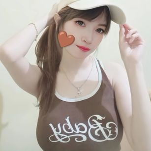 Model - Michelle Xu feet