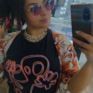 Model - AlejandraFlower hairypussy