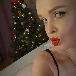 Model - JulzTaylor sph