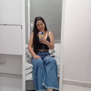 Model - Iris Moira cute