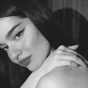 Model - Lumina young