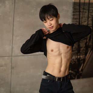 Model - RIN_HUGO feet