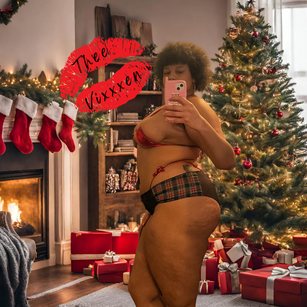 Model - The Vixxxen manicure