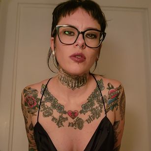 Model - Viki Vice tattoos