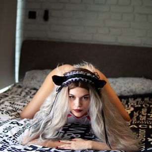 Model - MaryKruz petite