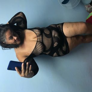 Model - Cubana pantyhose