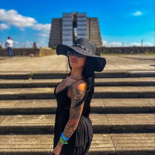 Model - AngelaMyst bigass