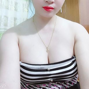 Model - Emmia dominate