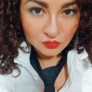 Model - SarahAngel21 oil