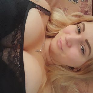 Model - WhiteTery Goodgirl