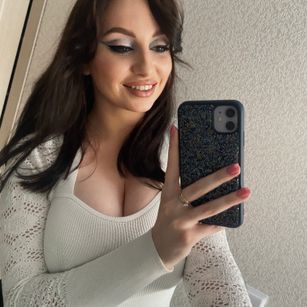 Model - Feral berry dirtytalk