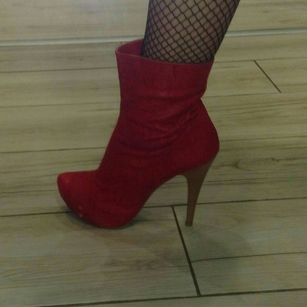 Model - Sexy Couple striptease