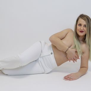 Model - MayaTrainor cei