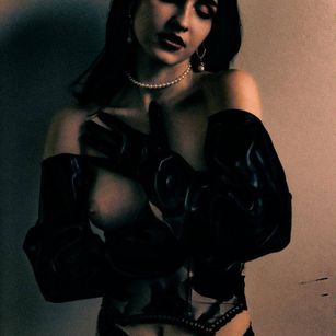 Model - Vicky cuckold