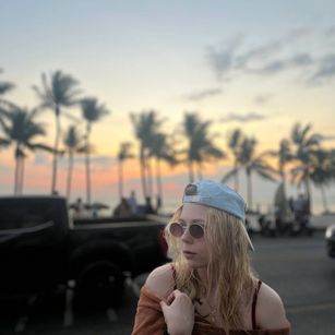 Model - Nala Nector oilshow