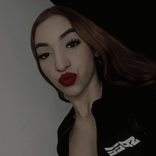 Model - Monserrat latina