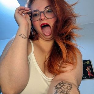 Model - Laura Queen joi