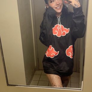 Model - Alyssa Melado petite