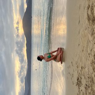 Model - Aristena smile