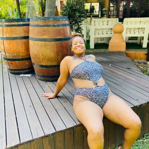 Model - Bustyzii squirt