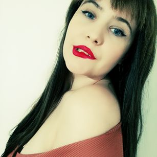 Model - Arryana pantiehose