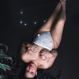 Model - Valeriee mistress