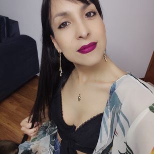 Model - LatinaAtenea sexy