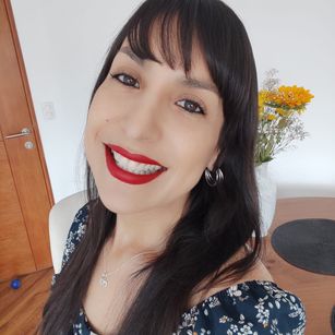 Model - LatinaAtenea latin