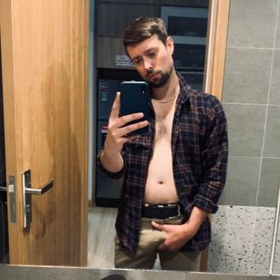 Model - British Dom Dan cei