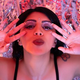 Model - Tiffani Love boobs