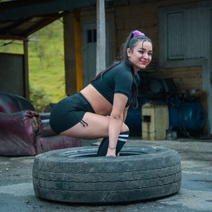 Model - any angell estisiante