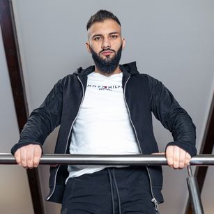 Model - MateoBennett smart