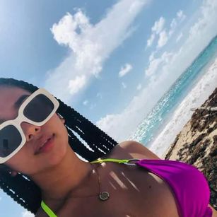 Model - BellaSanders bigass