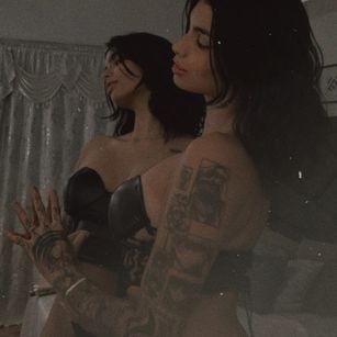 Model - DeuxGold fetish