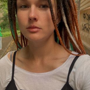 Model - Jane Hush stockings