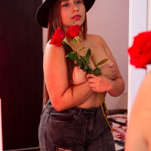 Model - paulina castro bigass