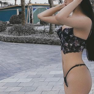 Model - Jesita striptease