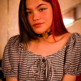 Model - molly evans oil