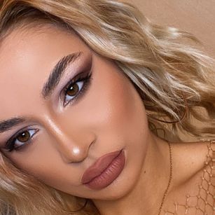 Model - CarrieBrice sexy