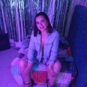 Model - Shayla latin anal